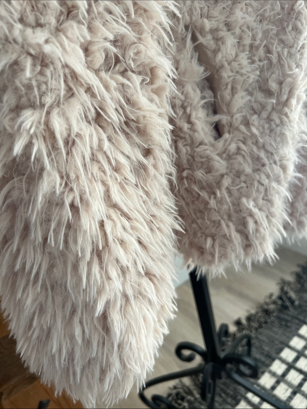 Forever 21 Plush Faux-Fur Teddy Jacket in Cream - Picture 6 of 7